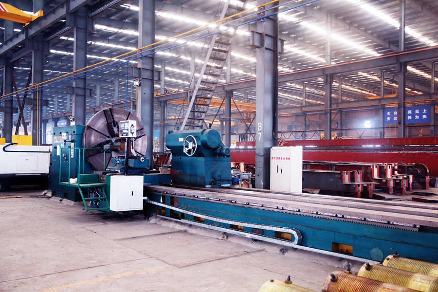 Large CNC lathe